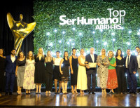 Santa Casa recebe o Troféu Top Ser Humano da ABRH-RS