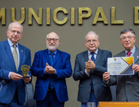 Santa Casa recebe Troféu Câmara Municipal de Porto Alegre