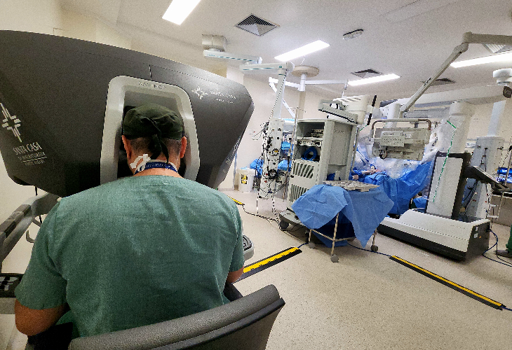 Santa Casa atinge marca de 50 cirurgias rob&oacute;ticas pedi&aacute;tricas